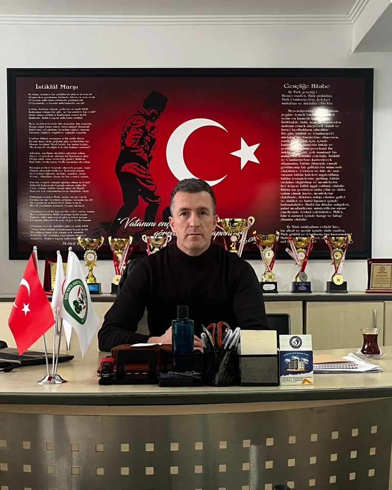 Sezgin Altun, Okul Müdürü
